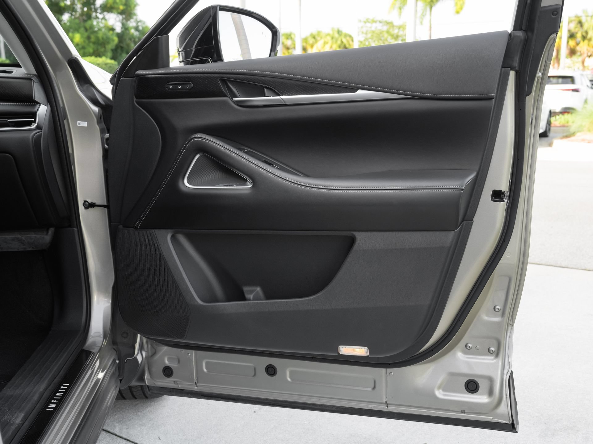 Certified 2023 INFINITI QX60 Sensory w/ Vision Package FWD image 37