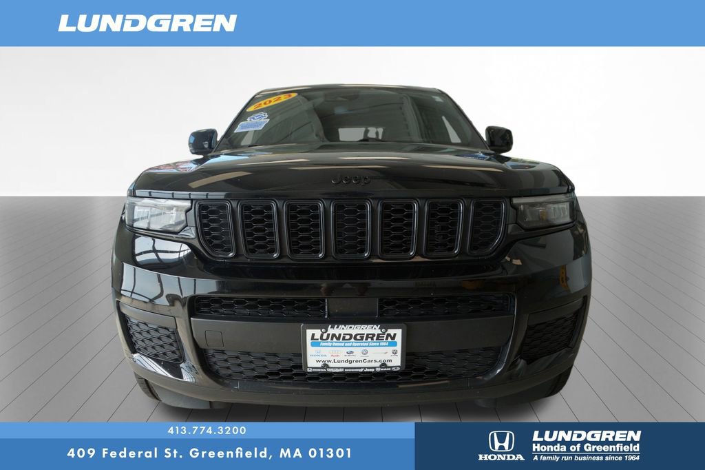 Used 2023 Jeep Grand Cherokee L Laredo image 2