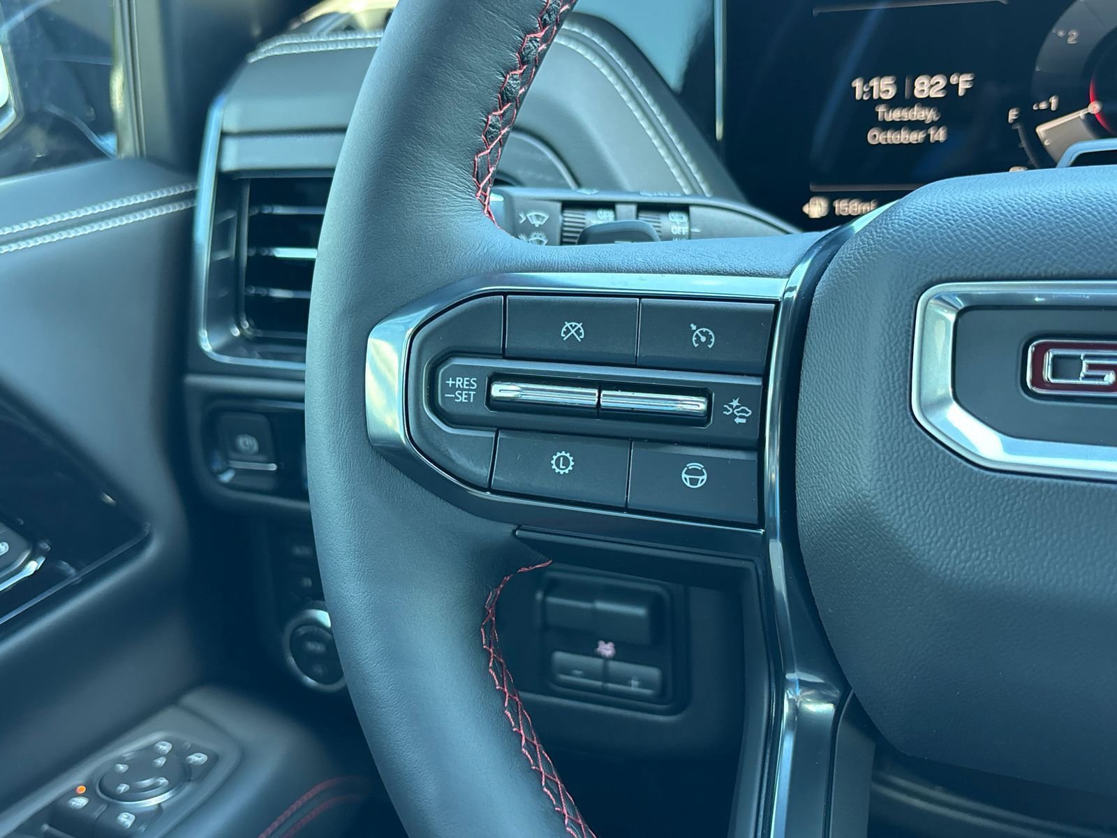 New 2026 GMC Yukon XL AT4 Ultimate w/ LPO, Illumination Package image 15