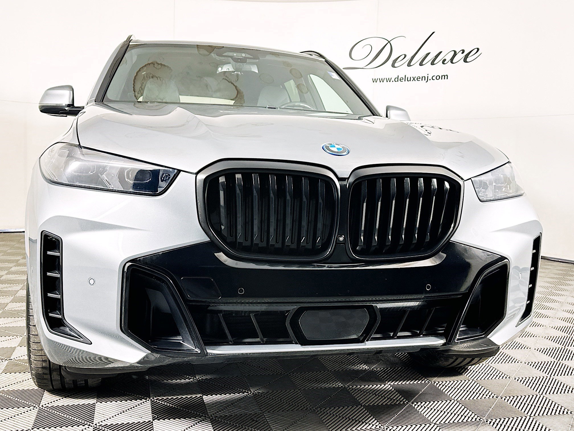 Used 2024 BMW X5 xDrive50e w/ M Sport Package image 30