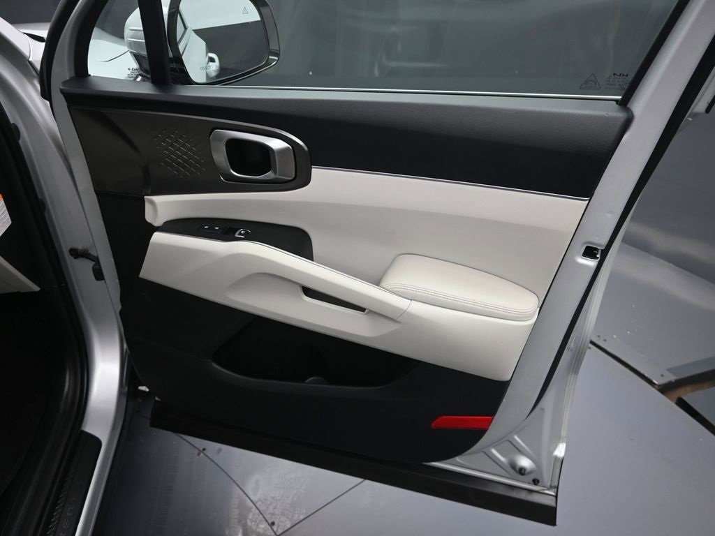 Certified 2024 Kia Sorento EX image 39