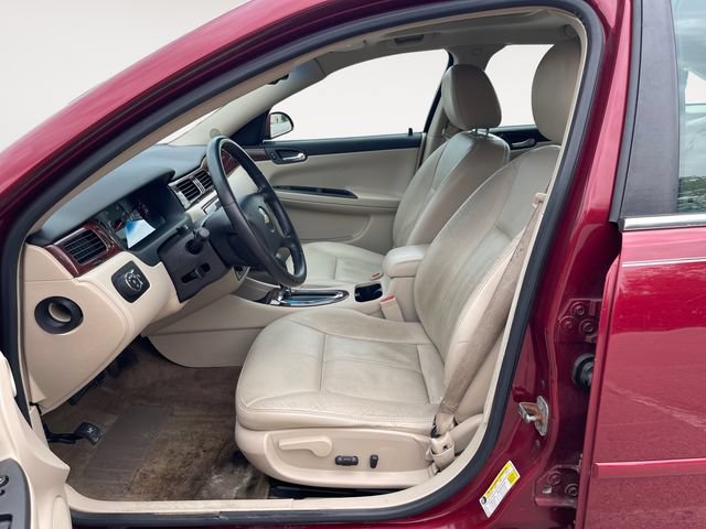 Used 2009 Chevrolet Impala LTZ FWD image 9