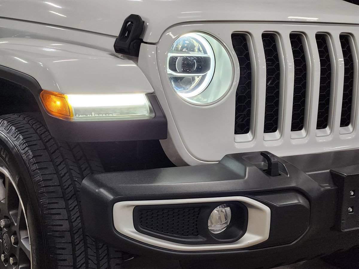 Used 2022 Jeep Gladiator Overland w/ LED Lighting Group AWD/4WD image 13