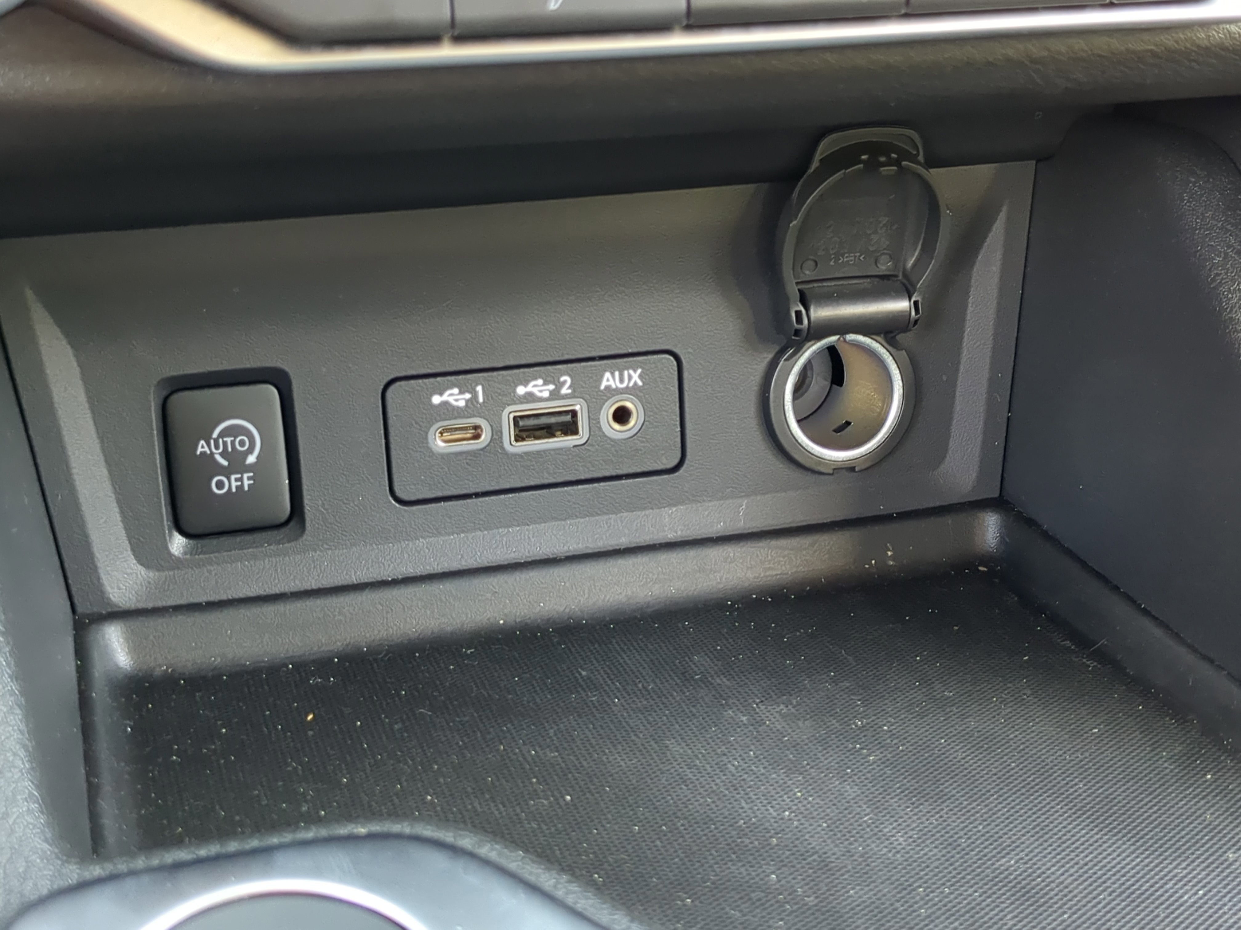 Used 2024 Nissan Sentra SV image 11