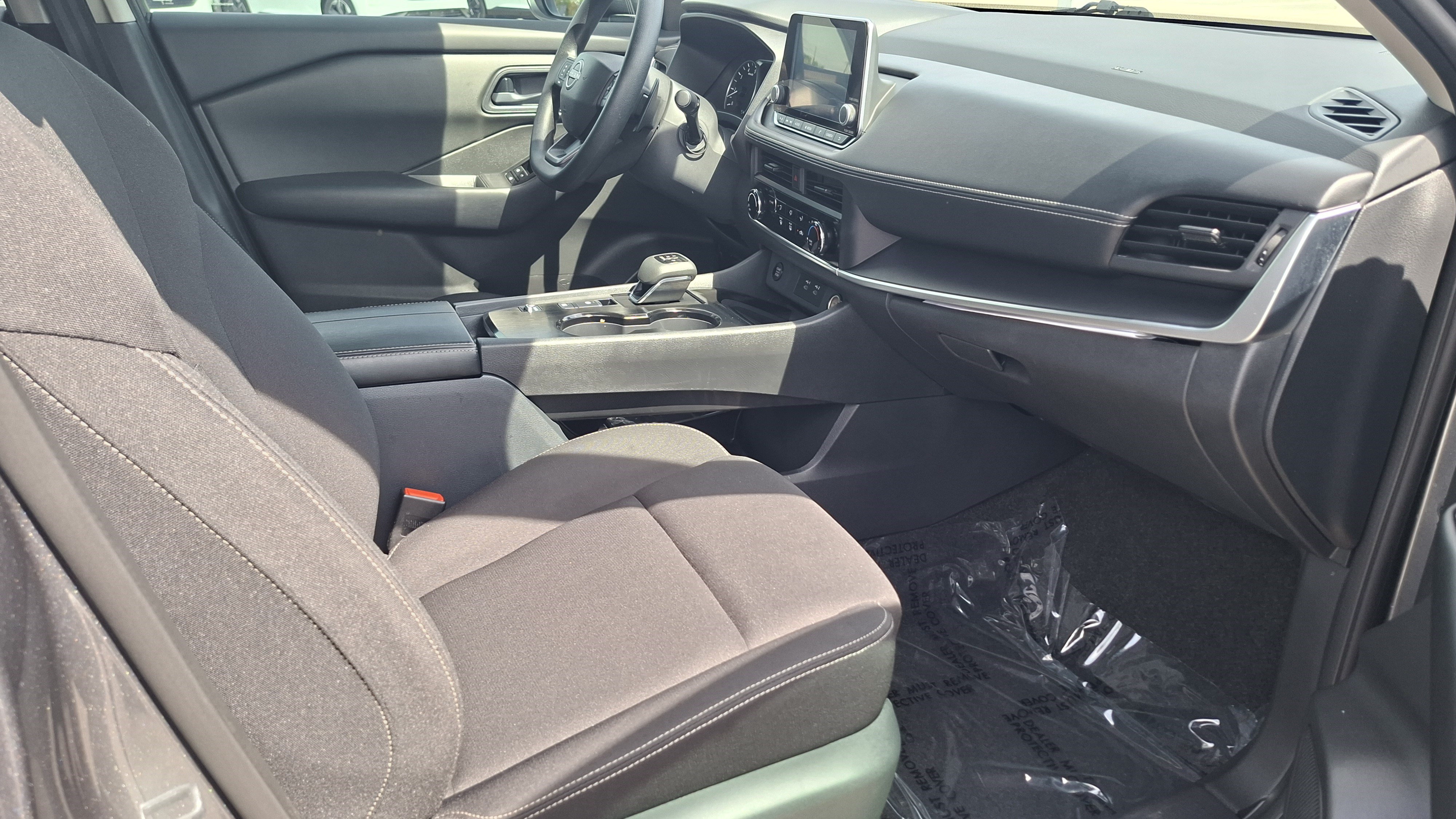 Certified 2025 Nissan Rogue S FWD image 23