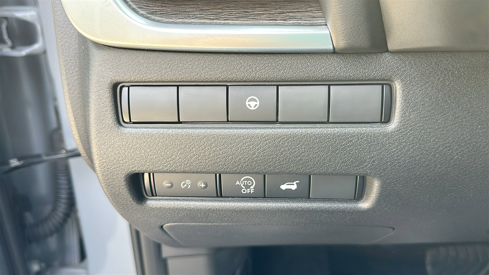 Certified 2025 Nissan Rogue Platinum image 14