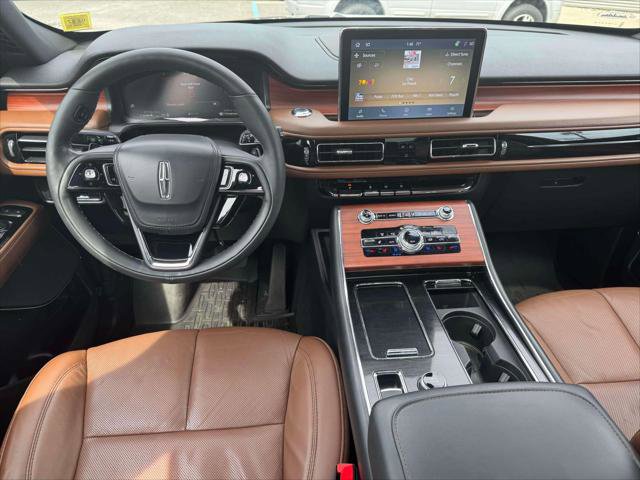 Used 2023 Lincoln Aviator Reserve w/ Elements Package Plus image 16