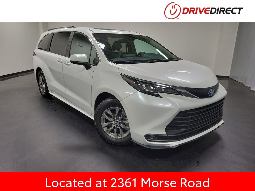Used 2025 Toyota Sienna XLE