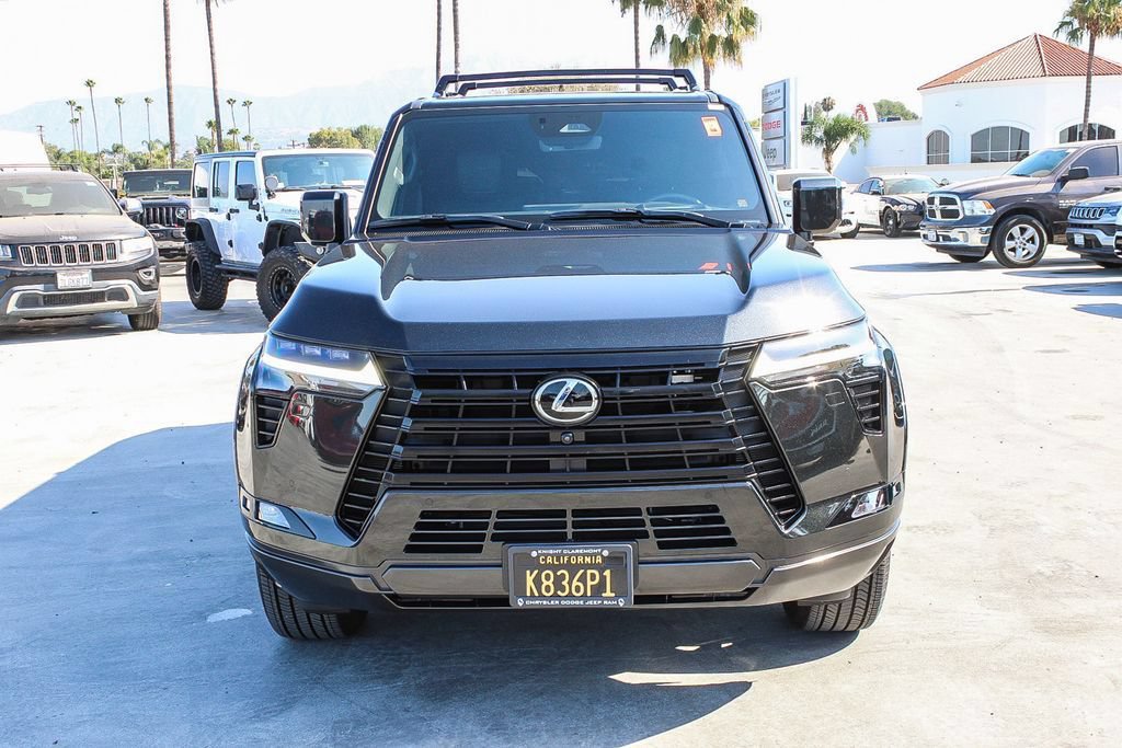 Used 2025 Lexus GX 550 w/ Cold Area Package AWD/4WD image 3