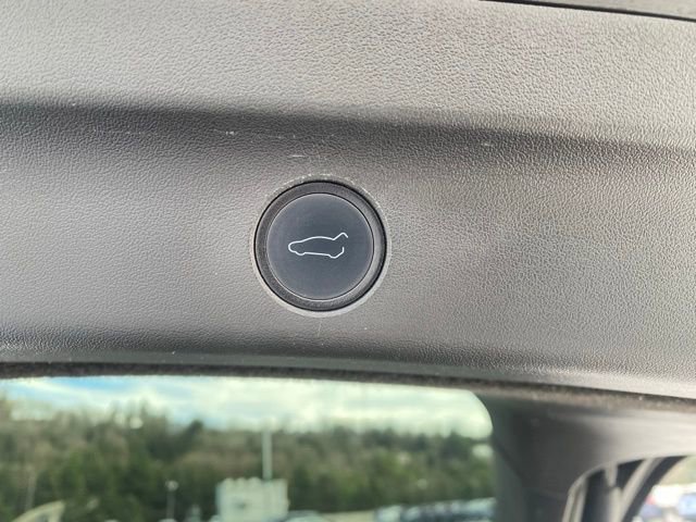 Used 2020 Tesla Model Y Long Range image 10