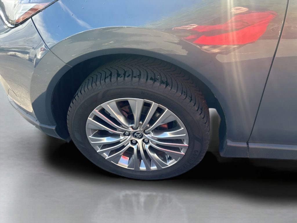 Used 2023 Toyota Venza XLE AWD/4WD image 17