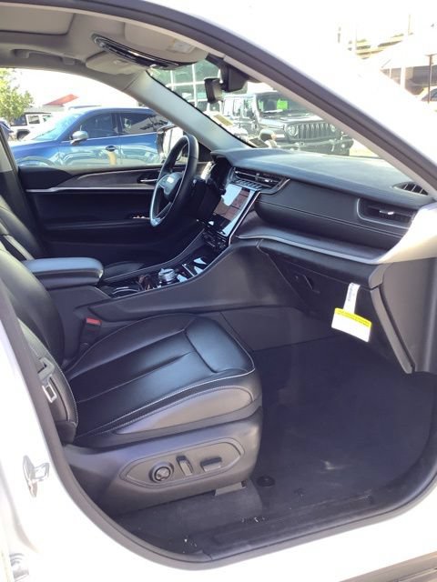Certified 2023 Jeep Grand Cherokee Limited AWD/4WD image 21