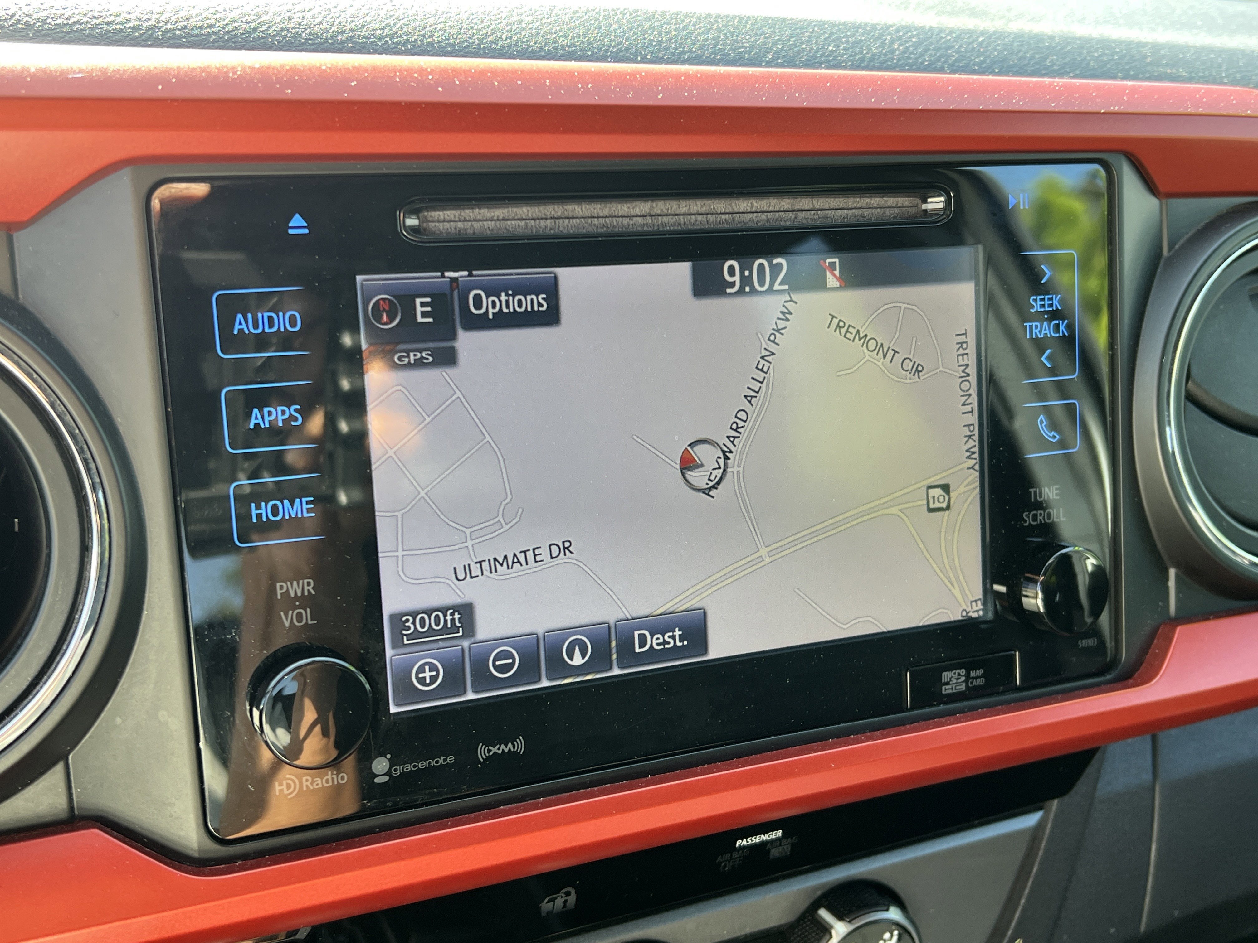 Used 2017 Toyota Tacoma TRD Sport w/ Tow Package image 6