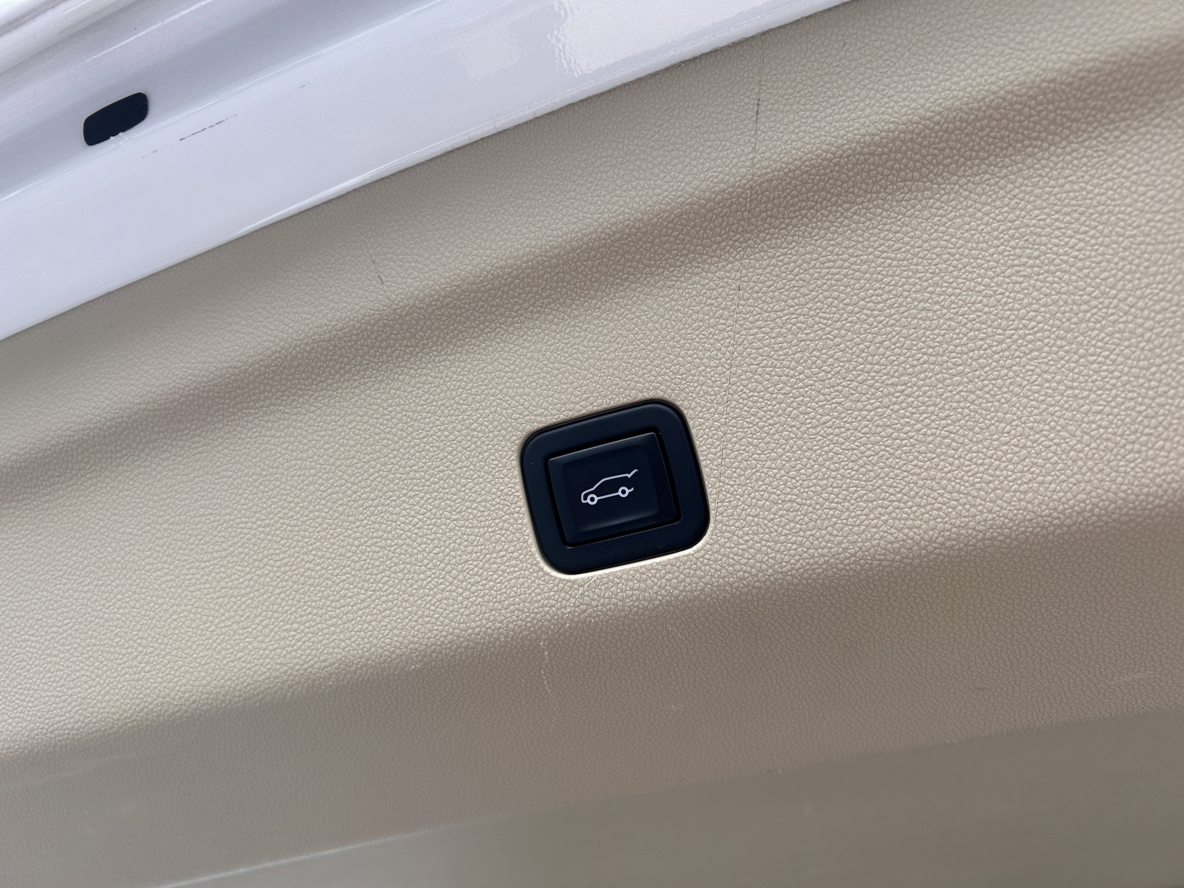 Used 2021 Cadillac Escalade Premium Luxury image 36