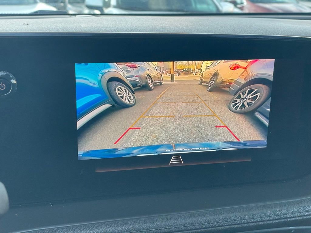 Used 2024 Buick Encore GX Sport Touring FWD image 16