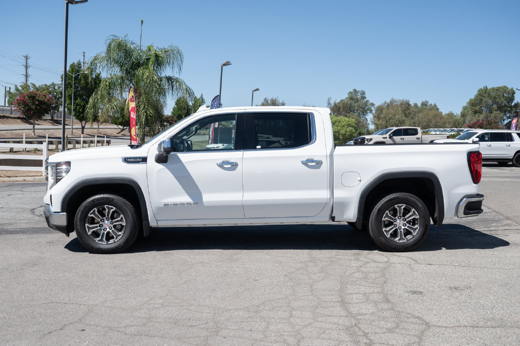 Used 2026 GMC Sierra 1500 SLT RWD image 8
