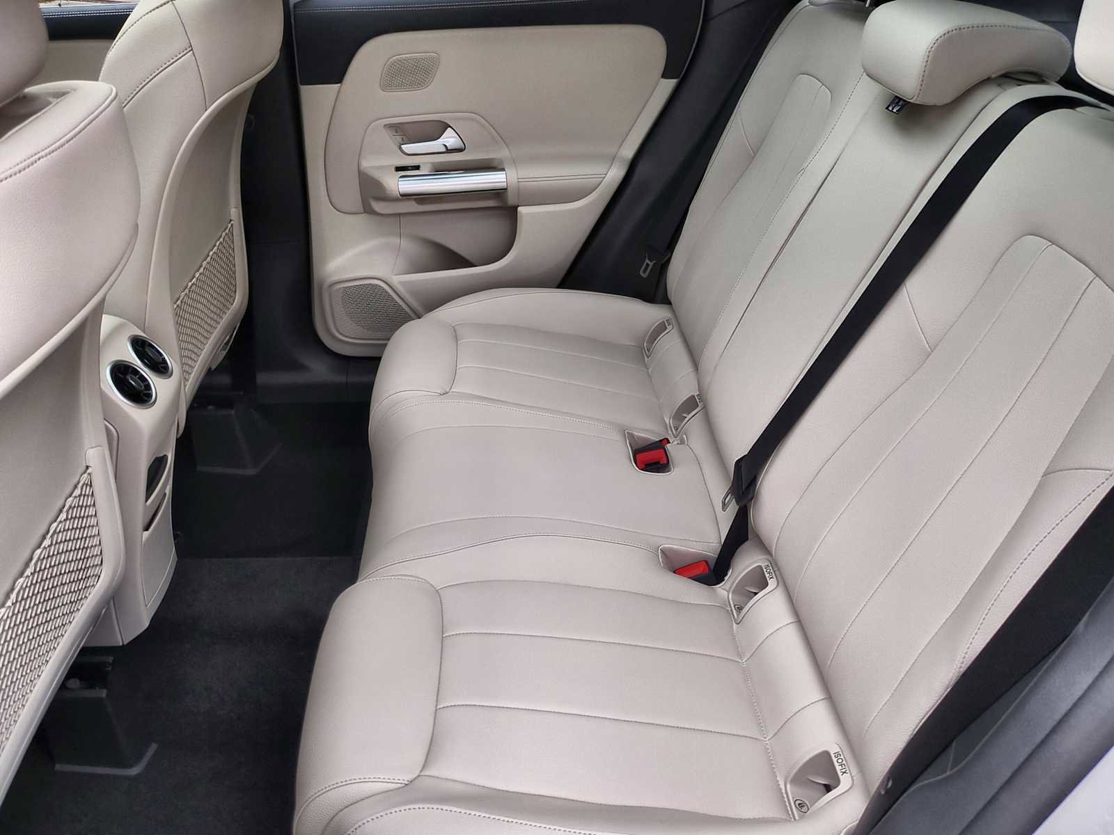 Used 2026 Mercedes-Benz GLA 250 4MATIC image 21