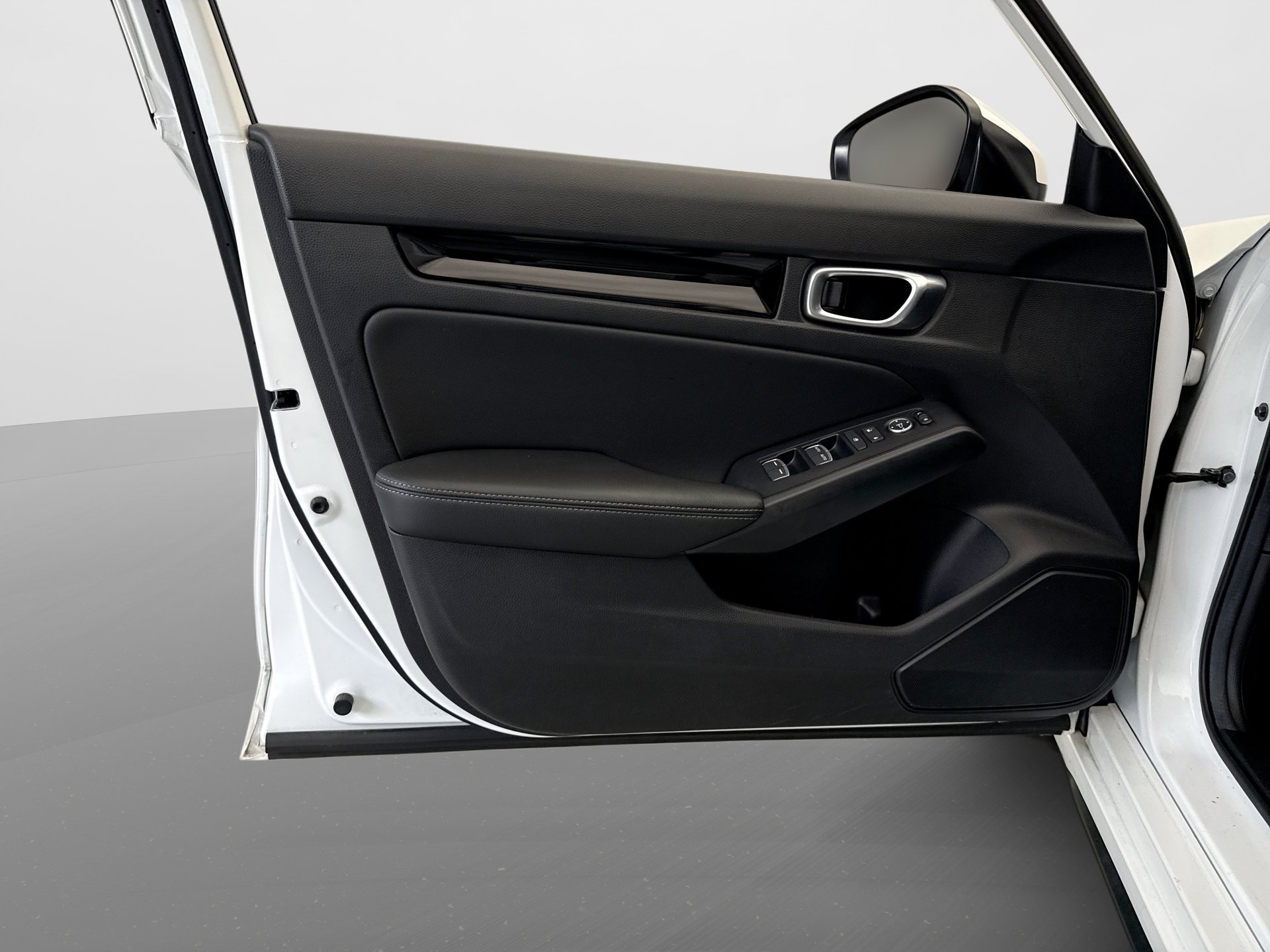 Used 2024 Honda Civic EX-L image 9