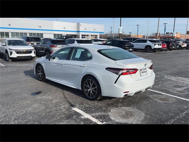 Used 2024 Toyota Camry SE w/ Convenience Package image 6