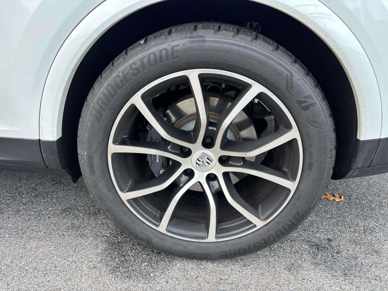 Used 2024 Porsche Cayenne image 28