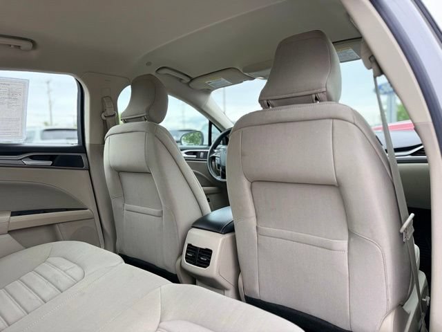 Used 2019 Ford Fusion SE FWD image 19