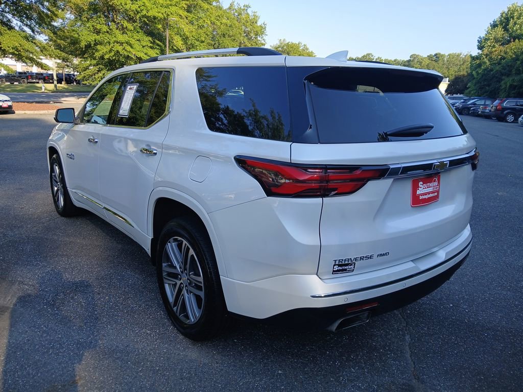 Used 2022 Chevrolet Traverse High Country image 3