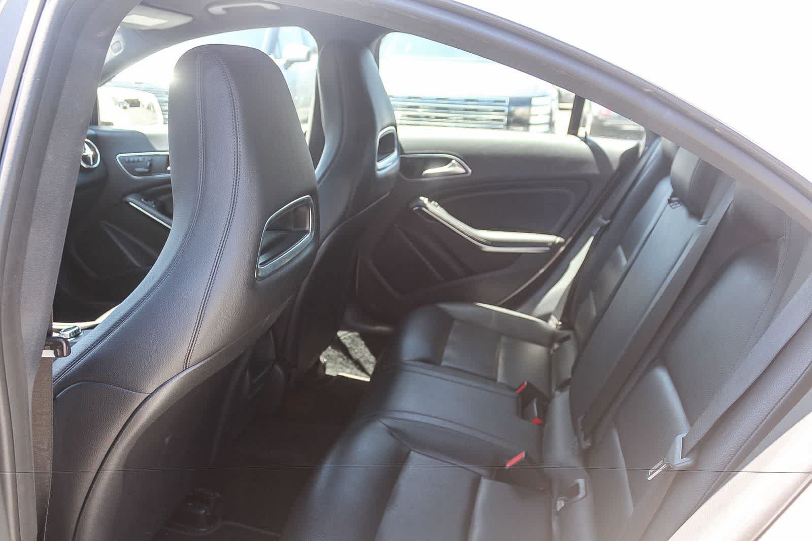 Used 2014 Mercedes-Benz CLA 250 image 23