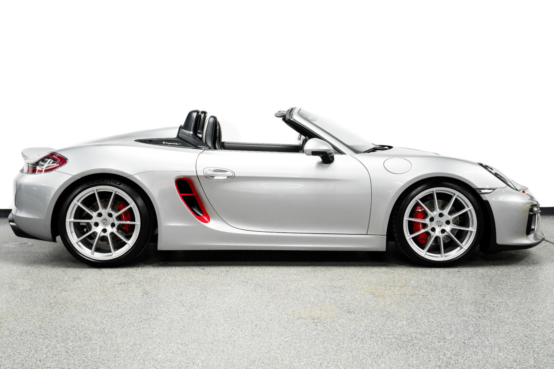 Used 2016 Porsche Boxster Spyder image 43