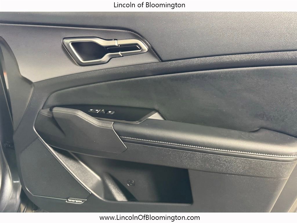 Used 2025 Kia Sportage SX Prestige image 16