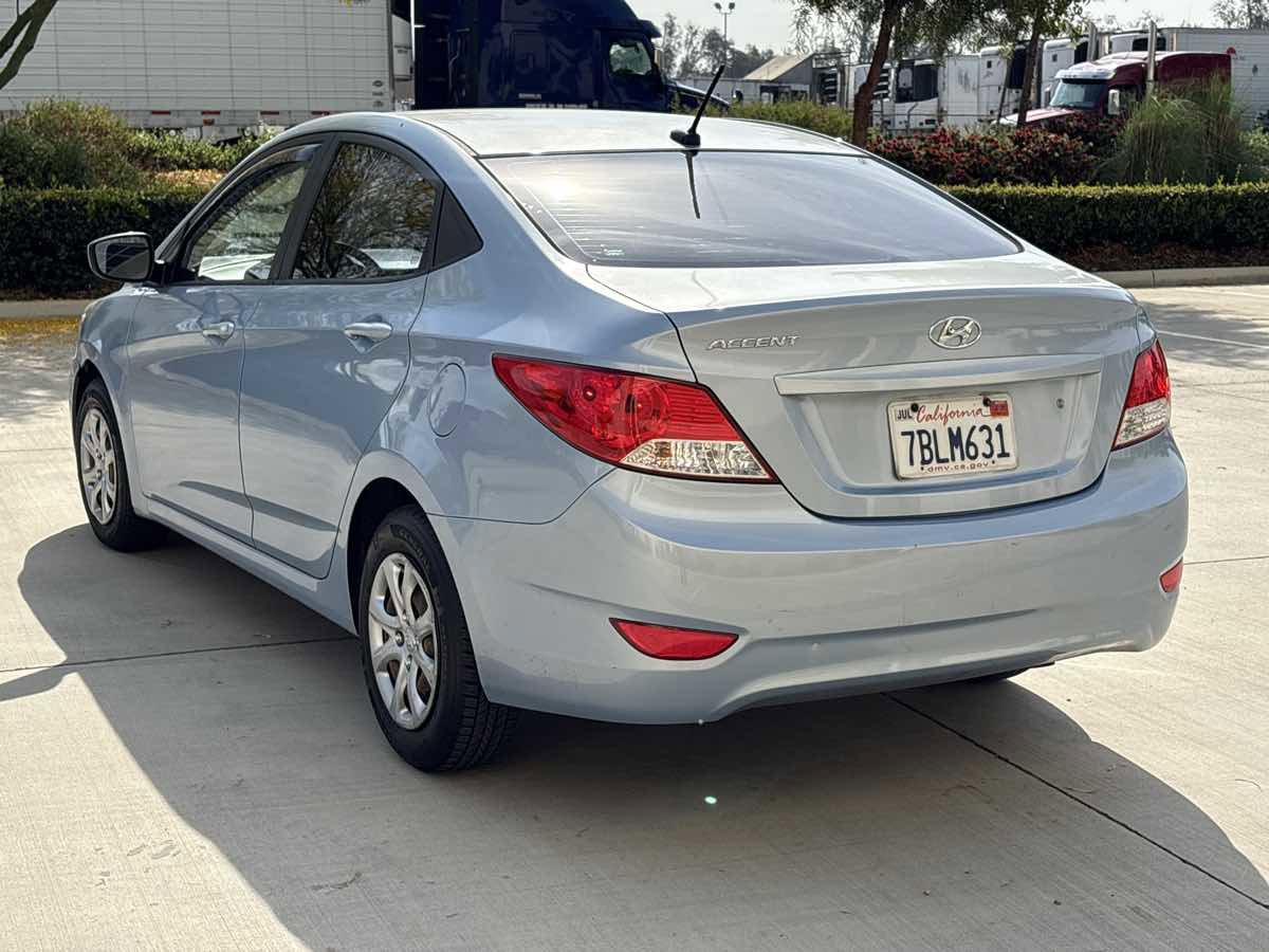Used 2013 Hyundai Accent GLS FWD image 5
