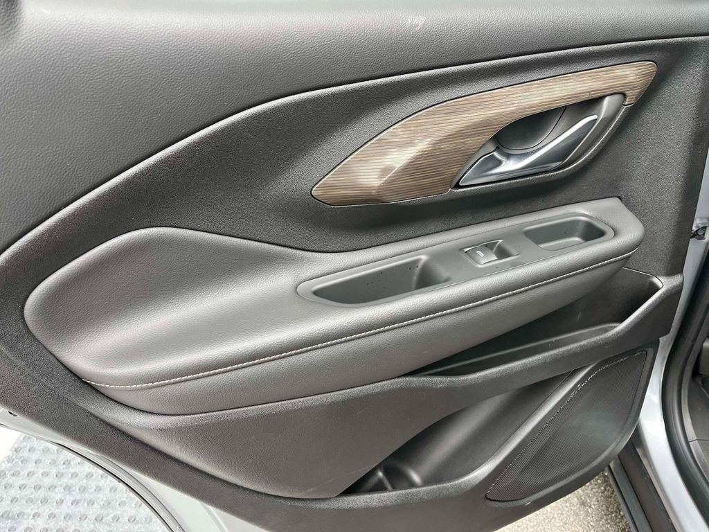 Used 2024 GMC Terrain Denali w/ Denali Premium Package image 15