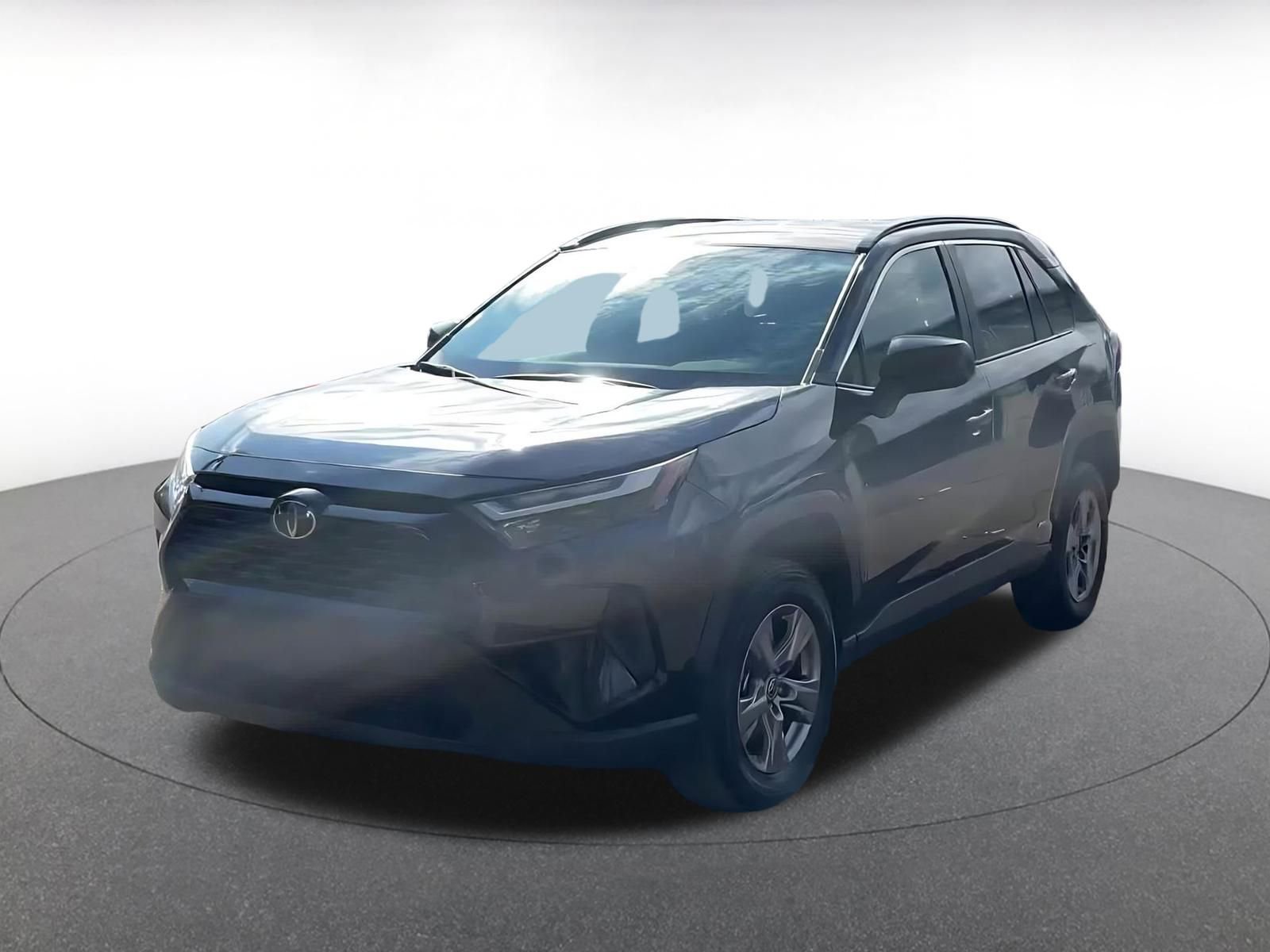 Used 2025 Toyota RAV4 LE image 4