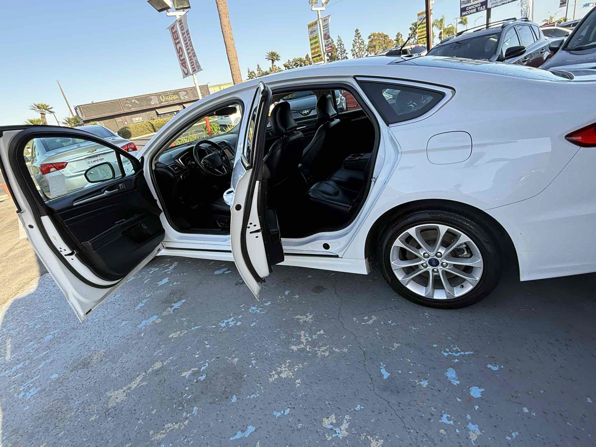 Used 2019 Ford Fusion Energi Titanium FWD image 94