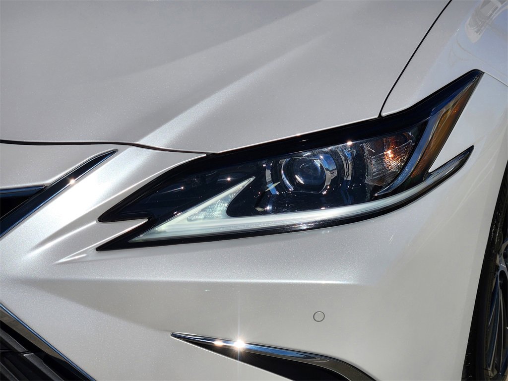 Used 2025 Lexus ES 350 w/ Premium Package image 9