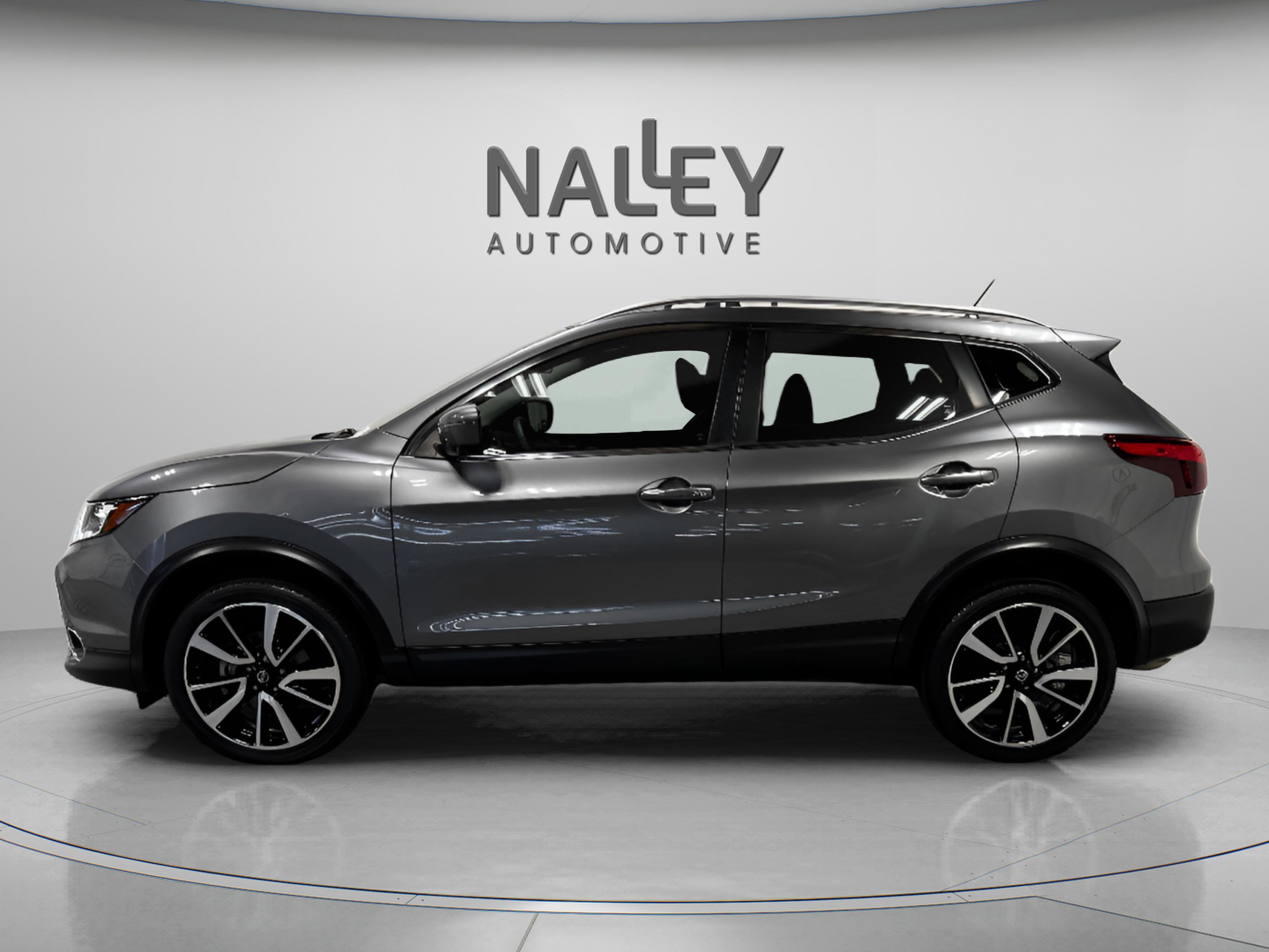 Used 2018 Nissan Rogue Sport SL w/ SL Premium Package image 2