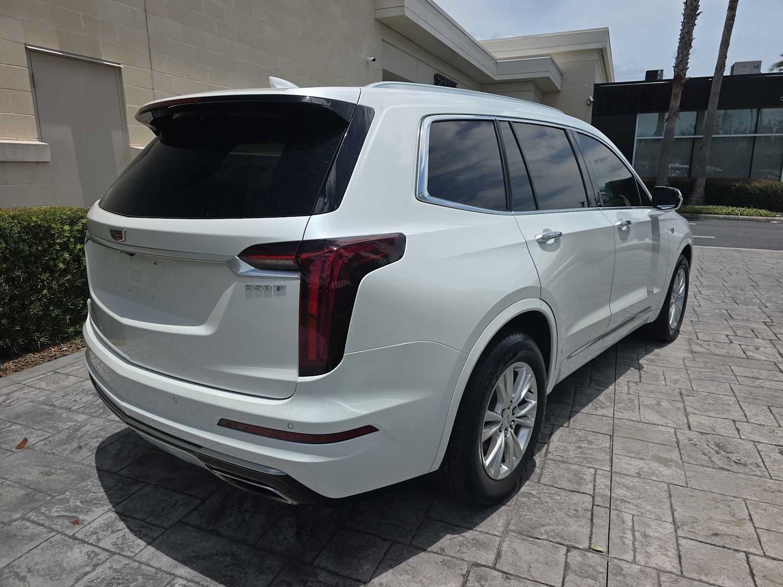 Used 2021 Cadillac XT6 Luxury FWD image 3