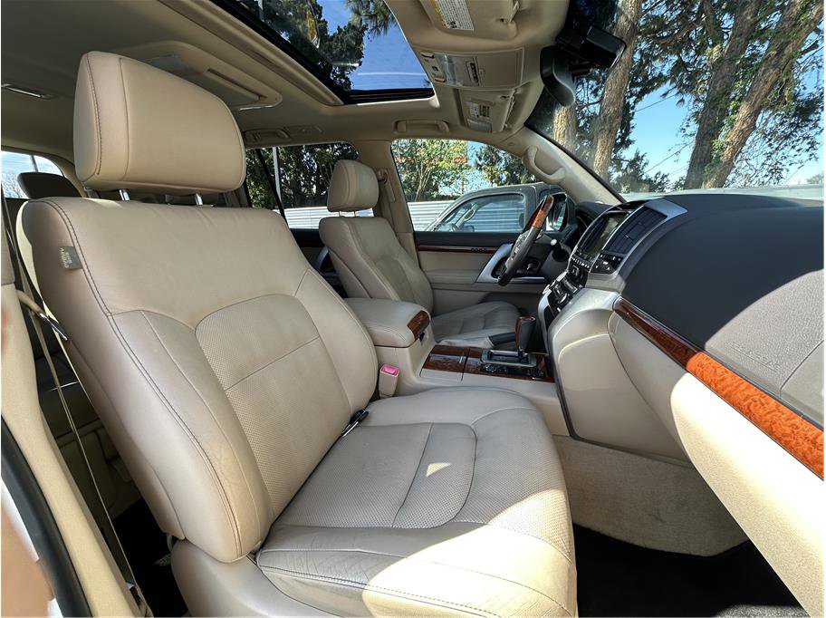 Used 2013 Toyota Land Cruiser AWD/4WD image 15