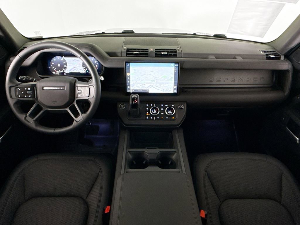 Used 2025 Land Rover Defender 130 X-Dynamic SE AWD/4WD image 9