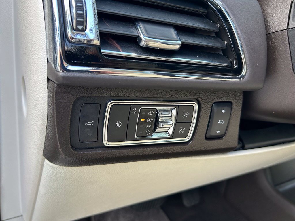 Used 2022 Lincoln Navigator L Black Label AWD/4WD image 19