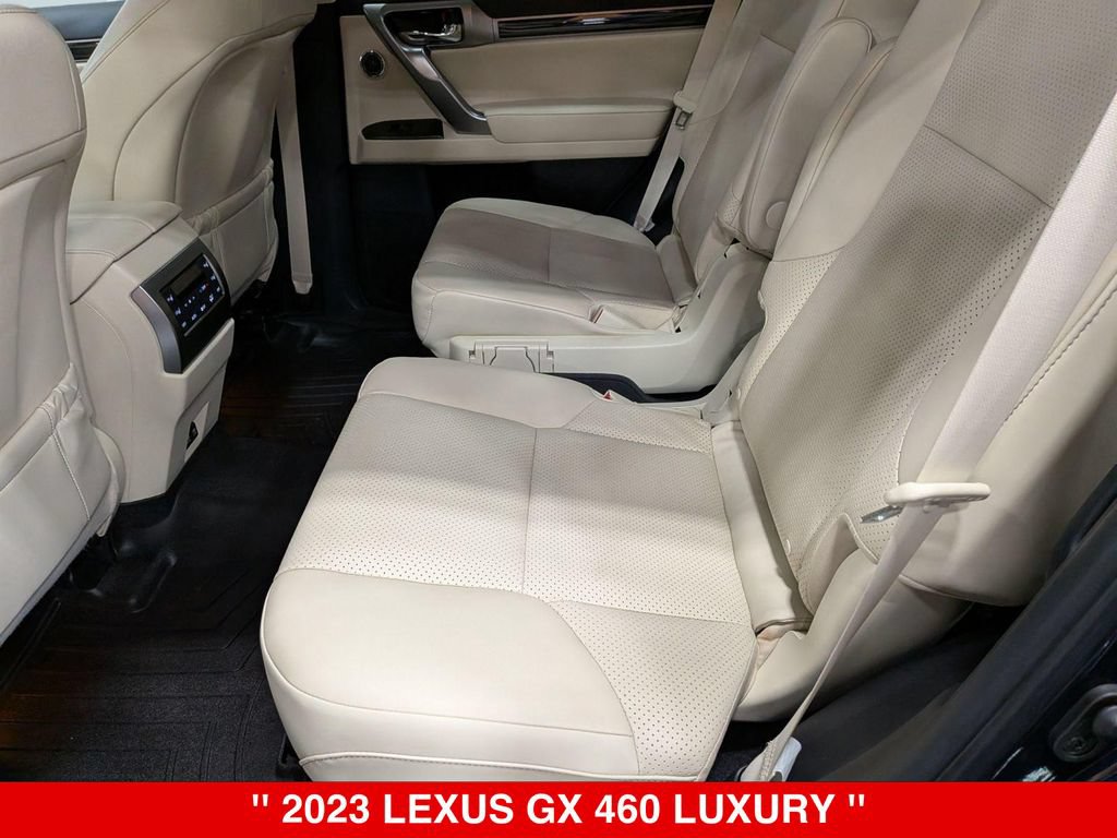 Used 2023 Lexus GX 460 Luxury w/ Sport Design Package AWD/4WD image 30