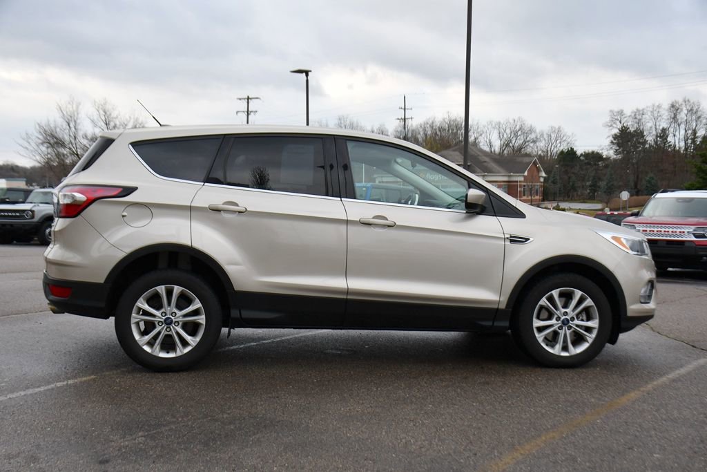 Used 2017 Ford Escape SE FWD image 7