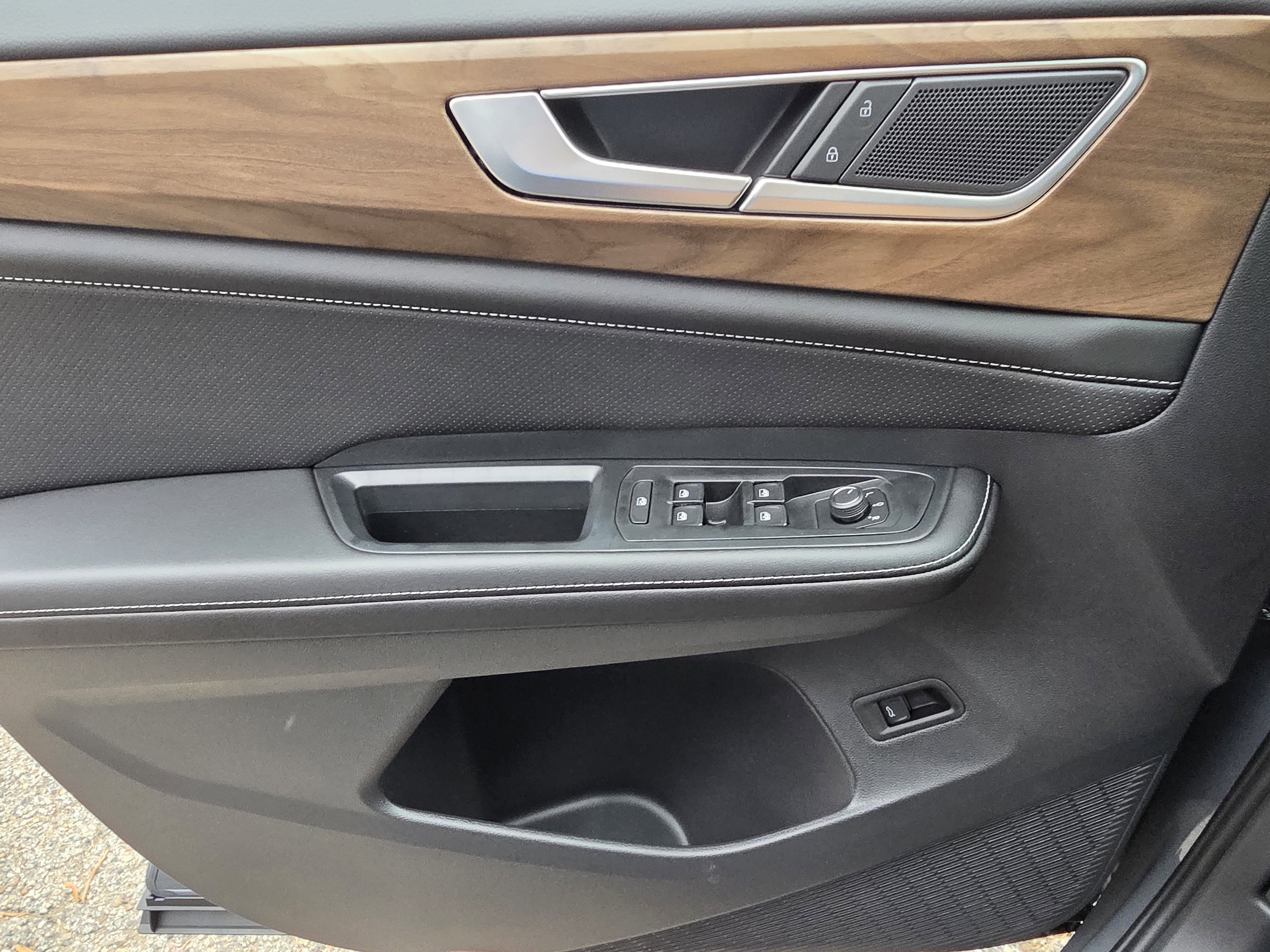 New 2026 Volkswagen Atlas SE image 8