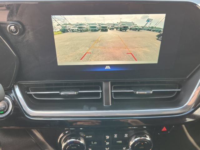 Used 2024 Chevrolet Trax RS w/ Sunroof Package FWD image 17