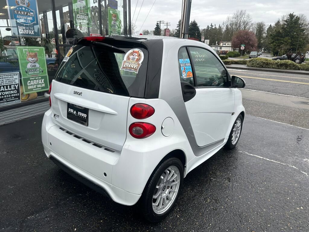 Used 2013 smart fortwo passion image 5