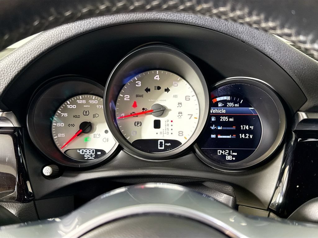 Certified 2020 Porsche Macan AWD/4WD image 13