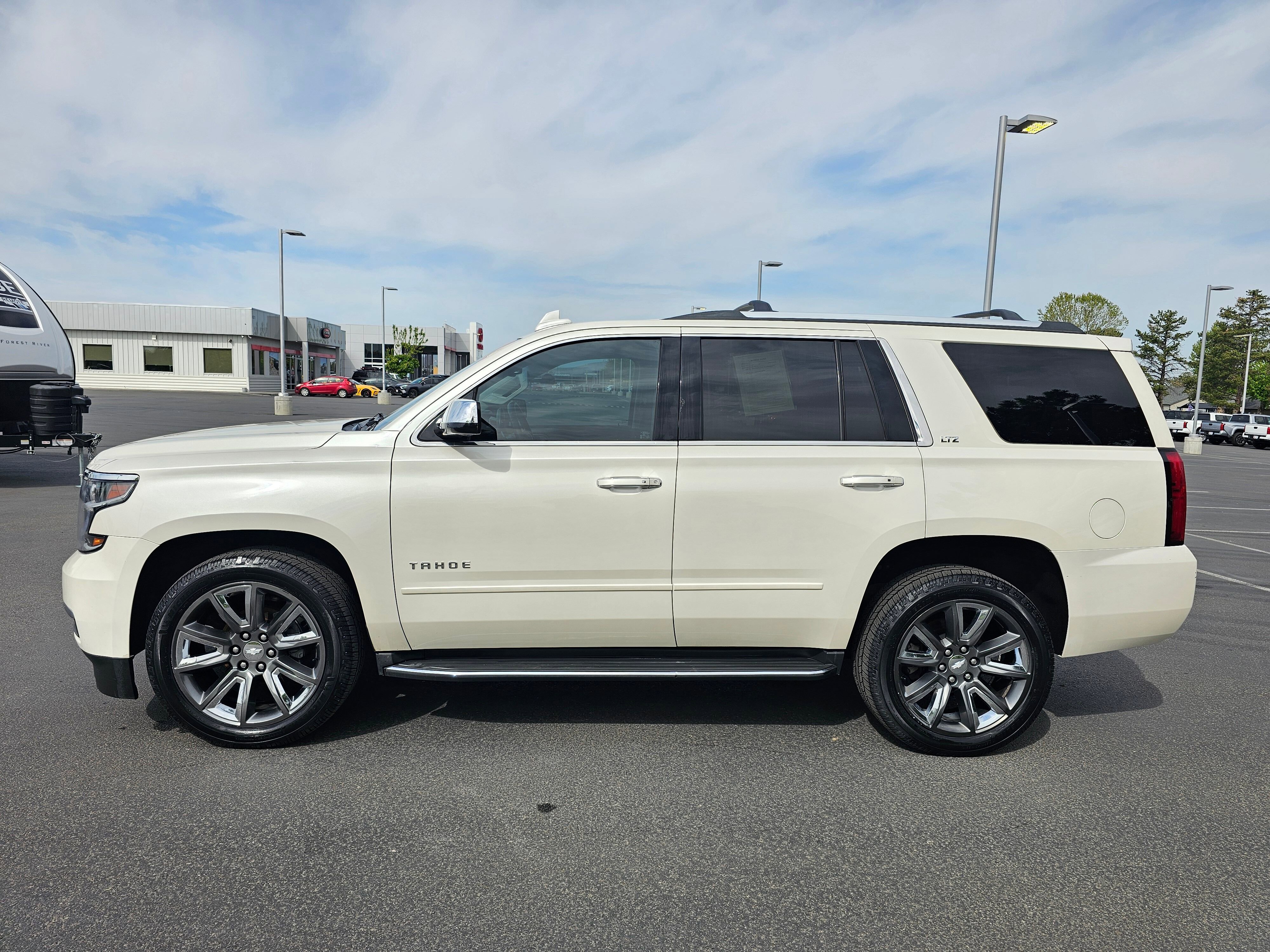Used 2015 Chevrolet Tahoe LTZ AWD/4WD image 34