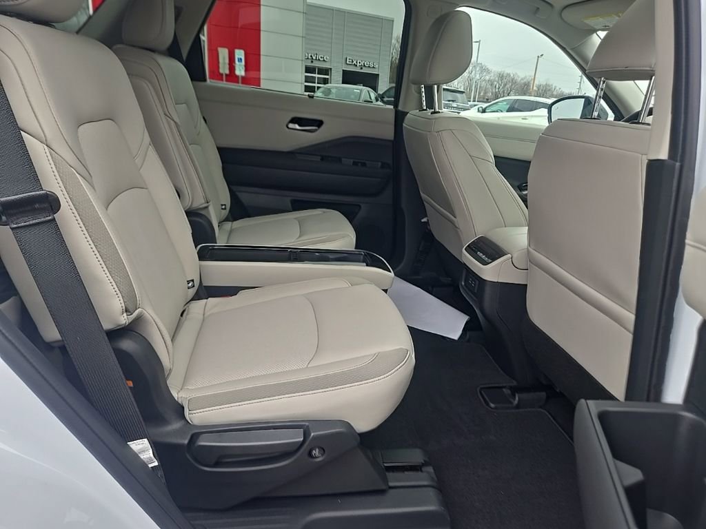 New 2026 Nissan Pathfinder SL image 29