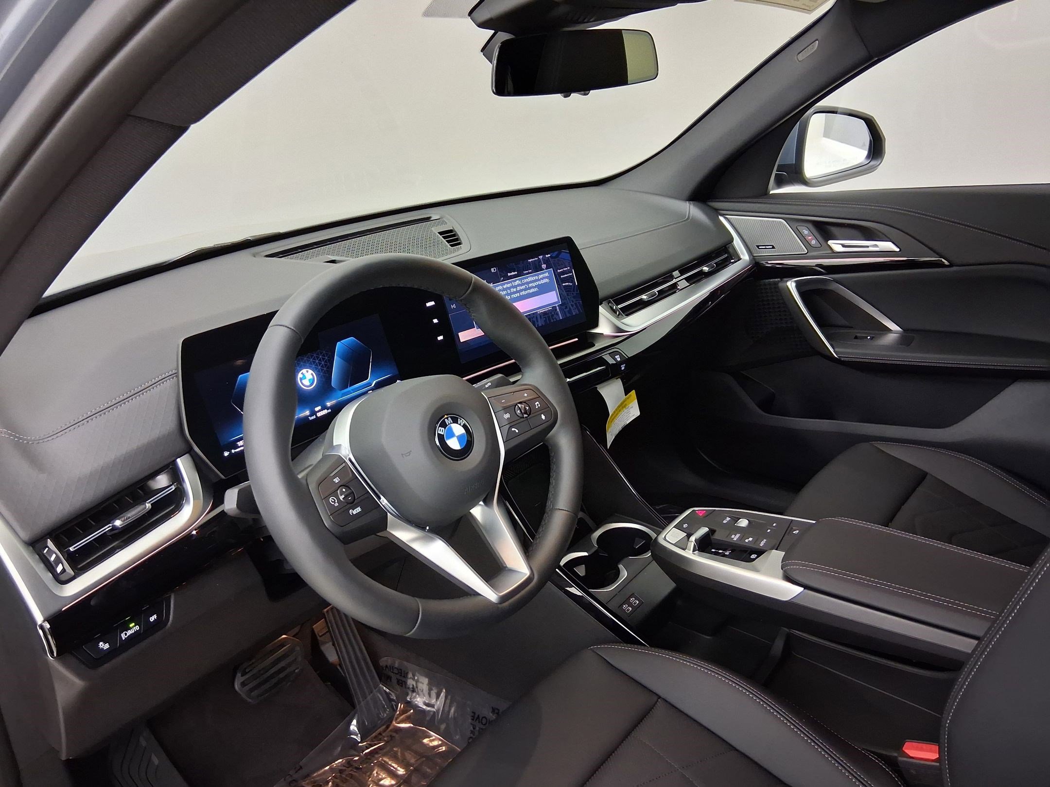 New 2026 BMW X2 xDrive28i w/ Convenience Package image 2