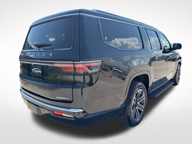Used 2023 Jeep Wagoneer L Series II image 8