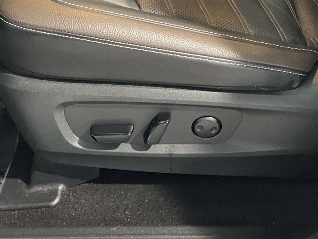 Used 2024 Nissan Pathfinder Platinum w/ Cargo Package image 15